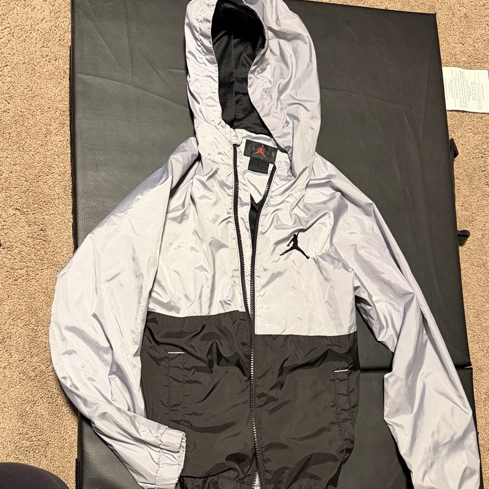 Jordan jacket size medium boys